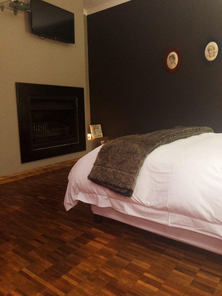 Фото The Hedge Guesthouse