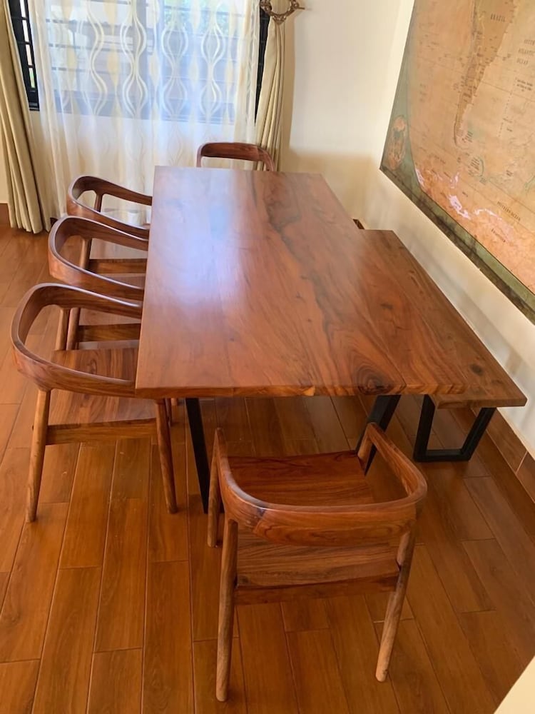 Фото The Hive Entebbe Guesthouse