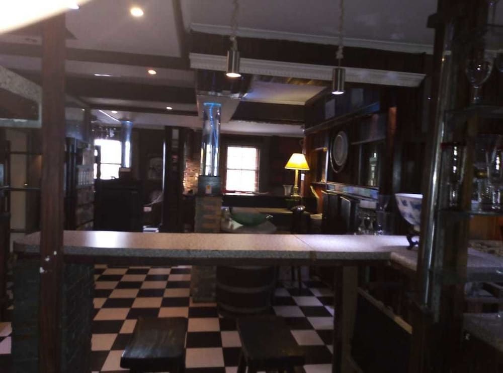 Фото Bread & Barrel Bellville Guesthouse