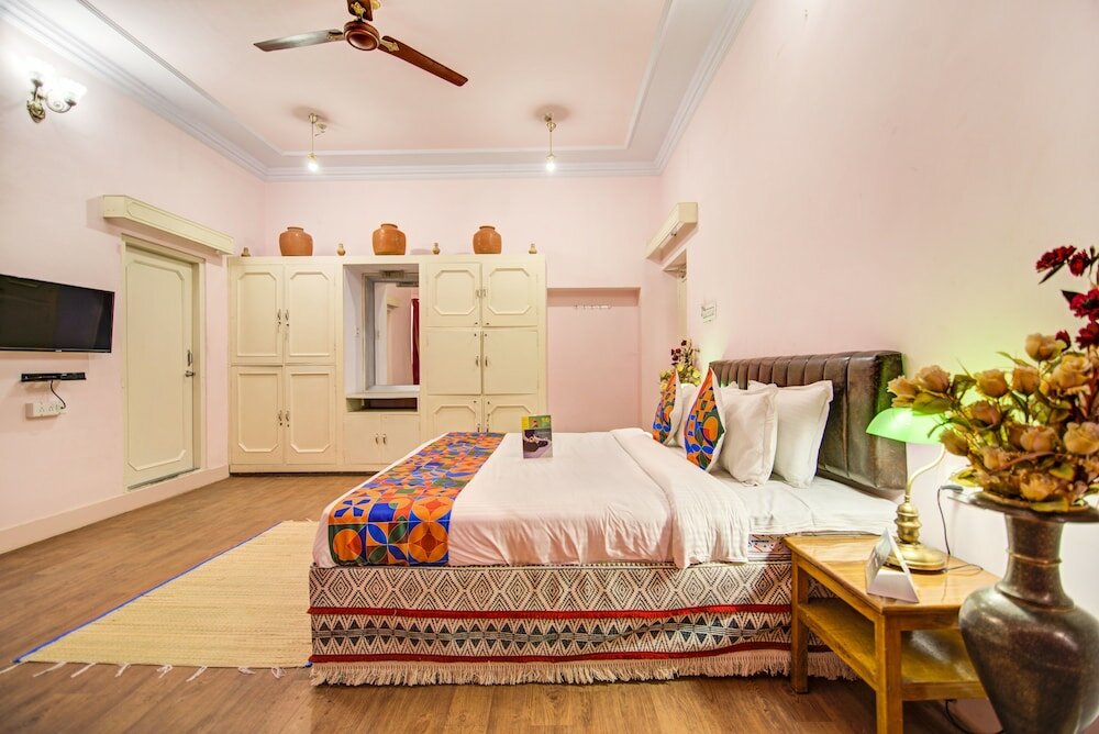 Фото FabHotel Pink Palace