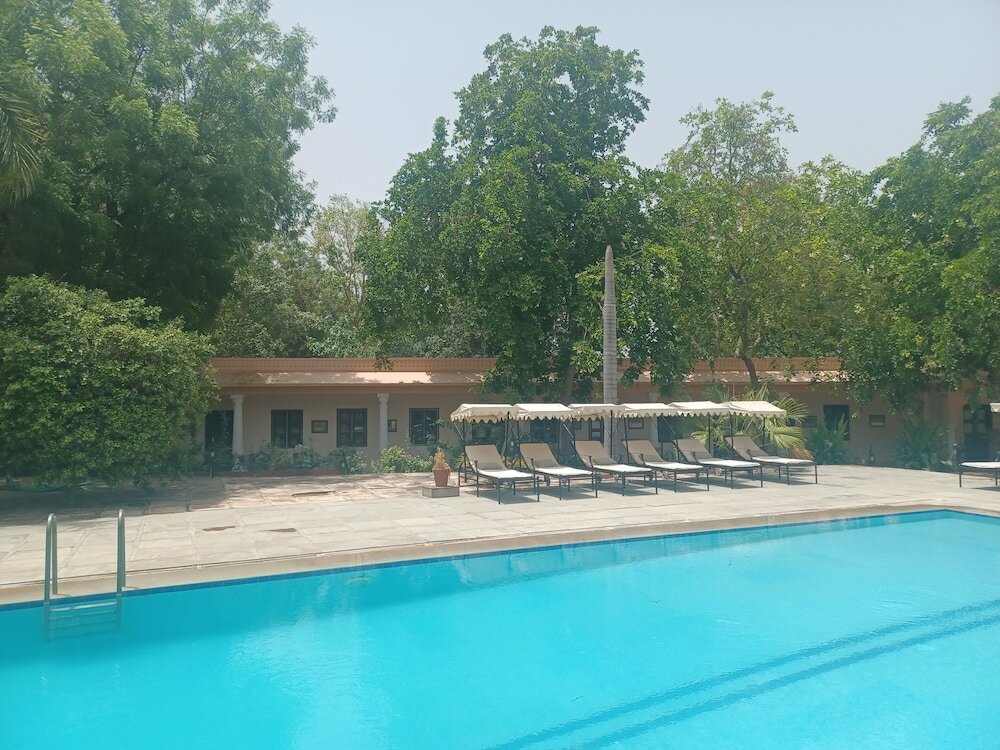 Фото Hotel Dev Vilas