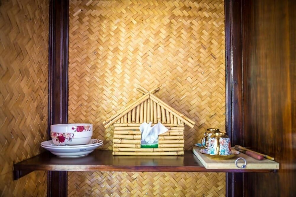 Фото Mr. Charles River View Lodge