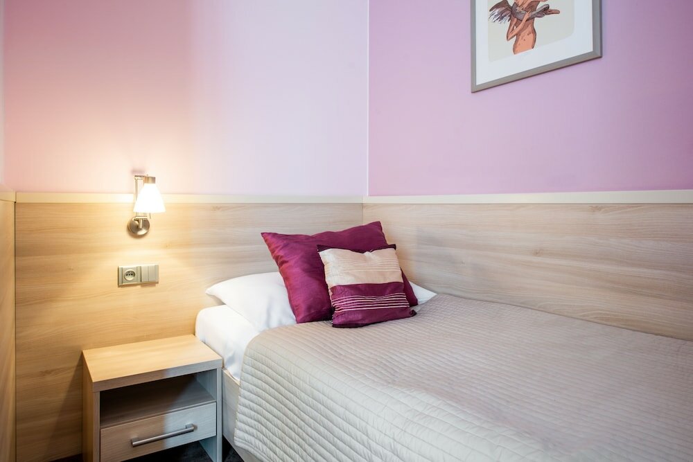 Фото Hotel Mlynska