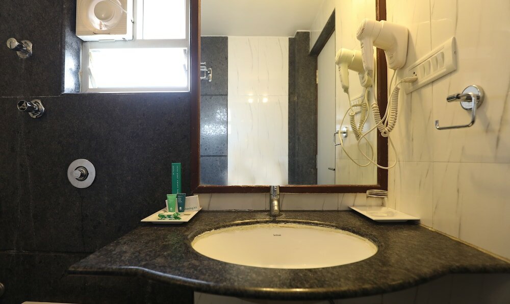 Фото Treebo Select Grand Premier Suites