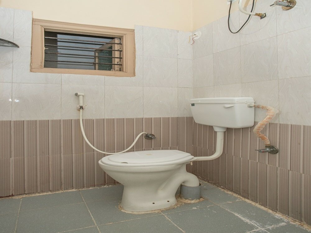 Фото Oyo 12776 SV Suites