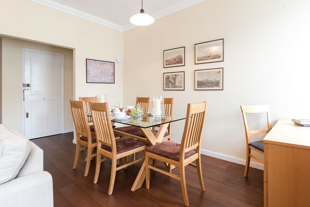 Фото A Place Like Home - 2 Bedroom Apartment in Chelsea