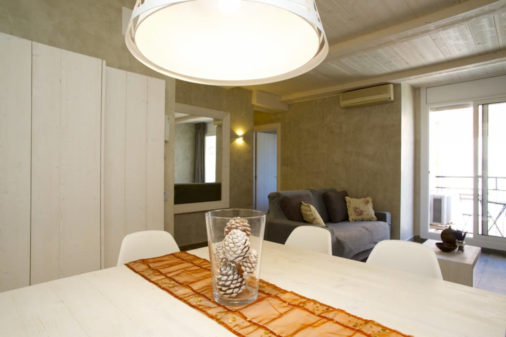 Фото BarcelonaForRent Market Suites