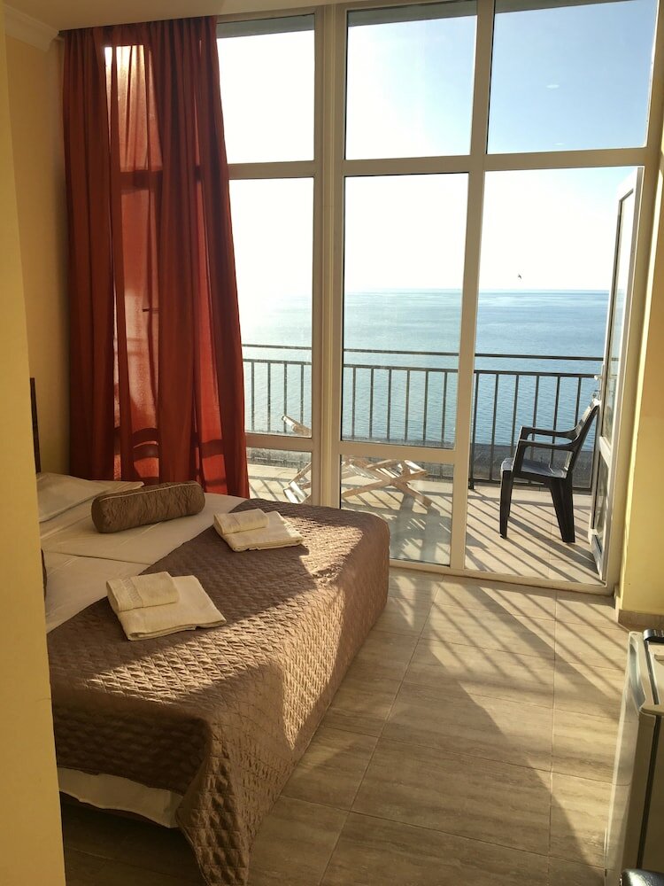 Фото Hotel Guesthouse Lola