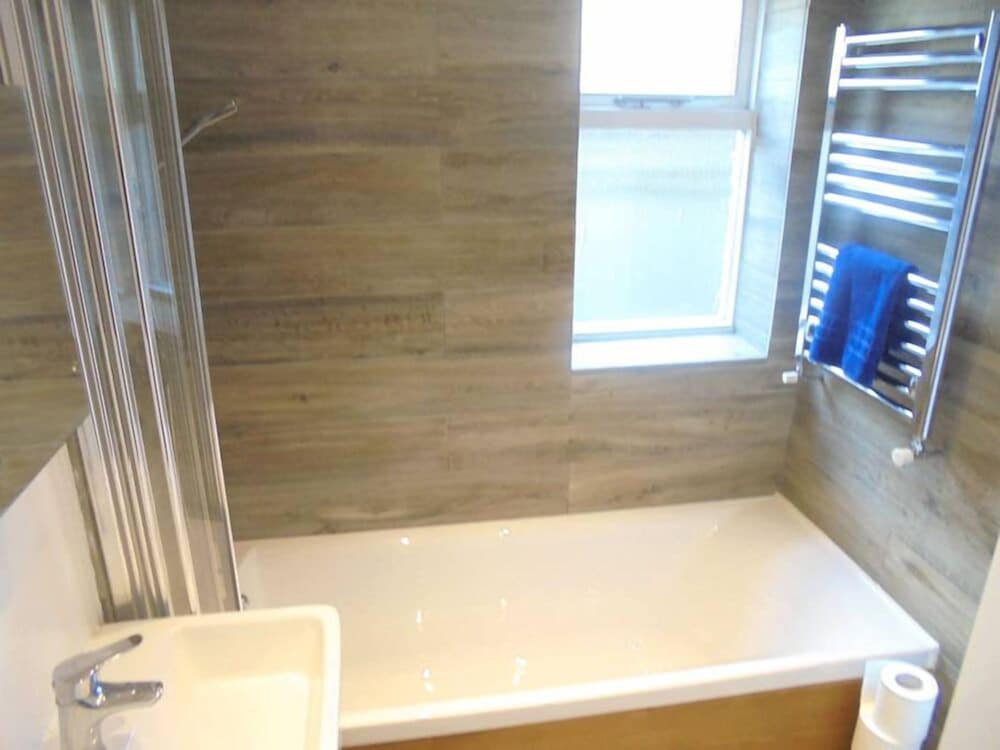 Фото Needles Cottages