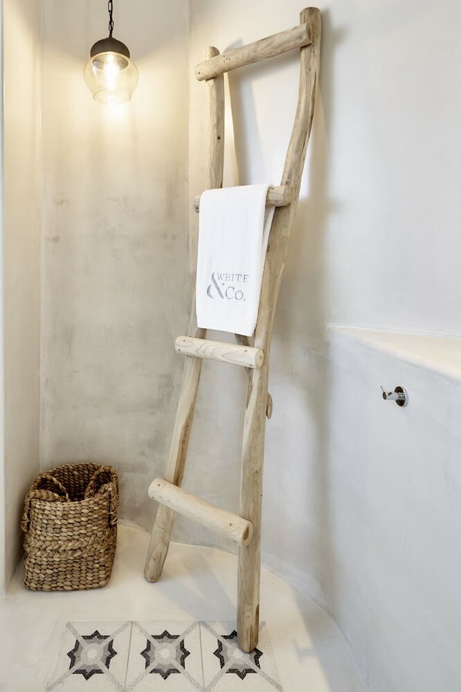 Фото White and Co. La Torre Suites