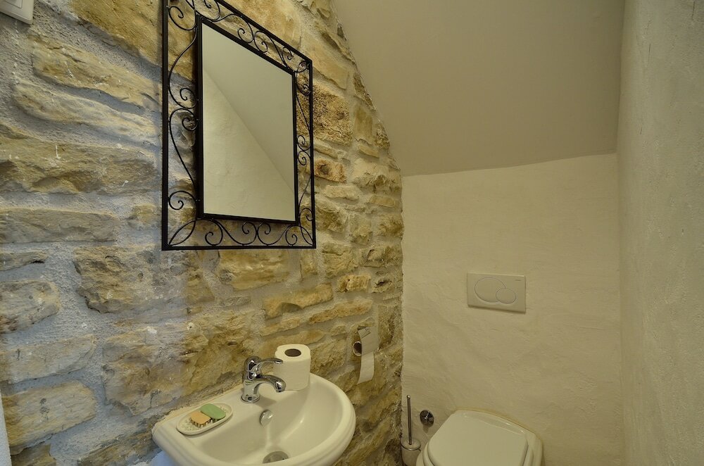 Фото Traditional Stone House