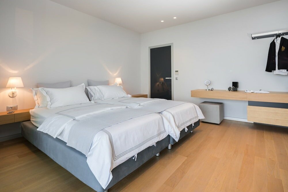 Фото Ultraluxury Villa Elyzeum