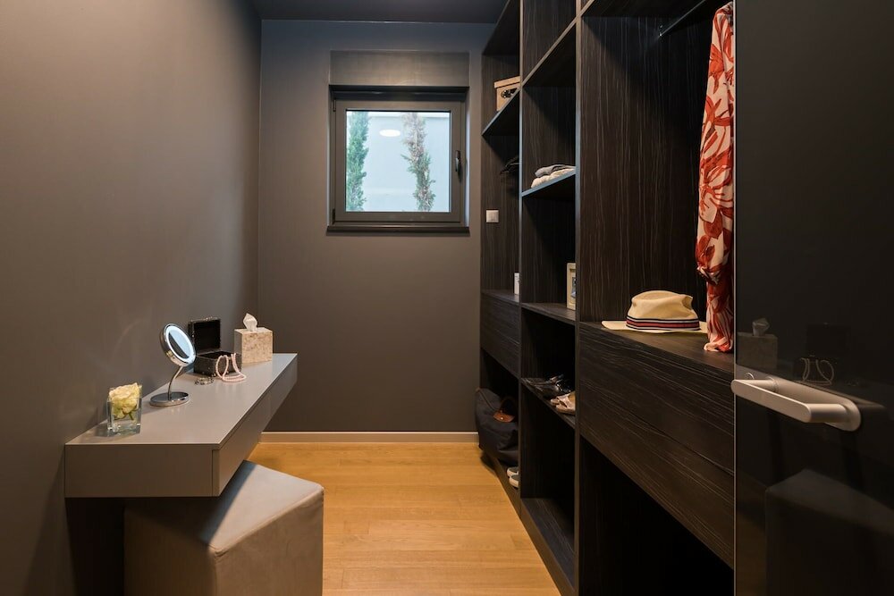 Фото Ultraluxury Villa Elyzeum