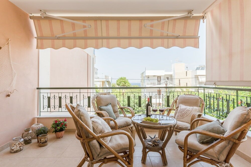 Фото New Stylish Apartment with Sea View