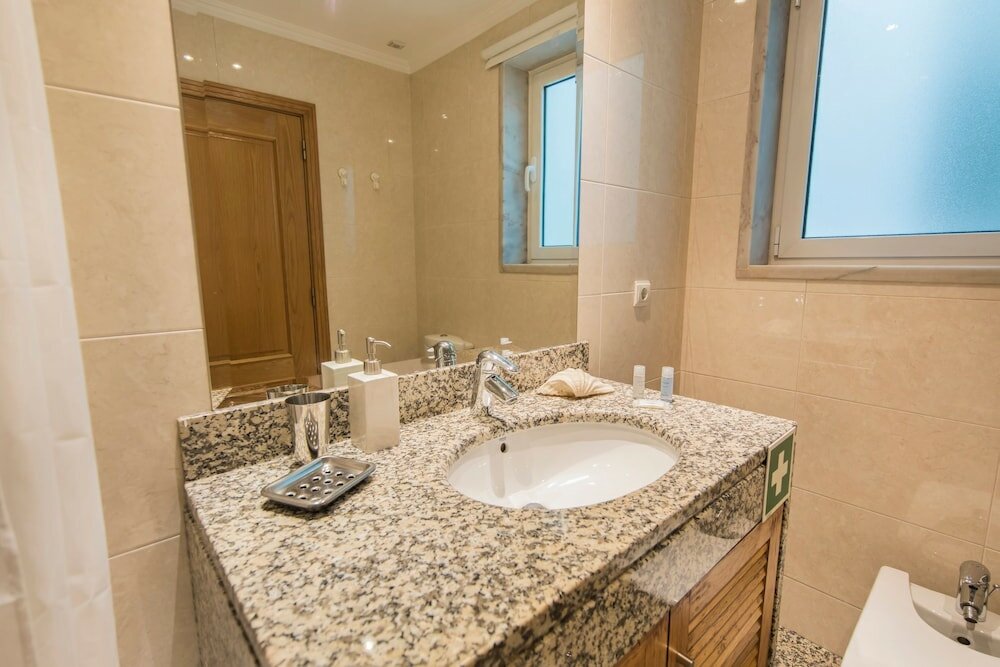 Фото Family Wonder Two Bedroom Garage