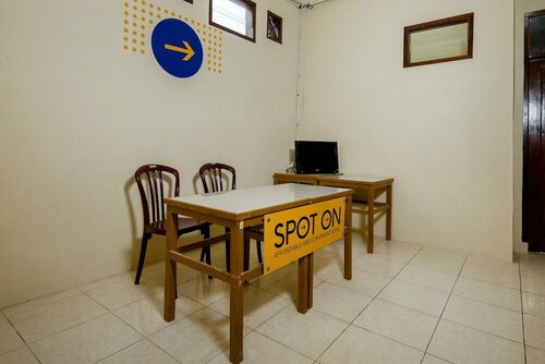 Гостиница Spot On 2076 Hotel Stadion - Hostel