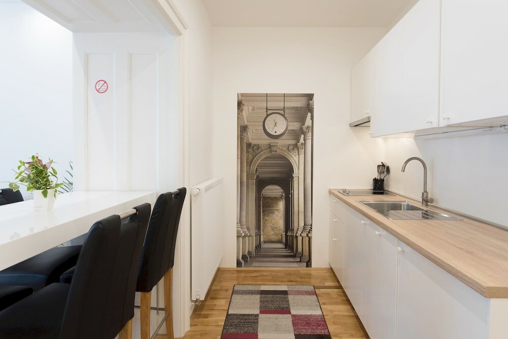 Фото Bright and Spacious Apartment in the City Center!