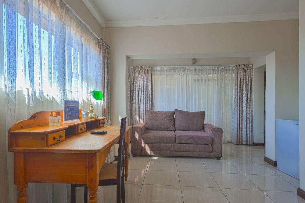 Фото Jewel of Jozi Guesthouse