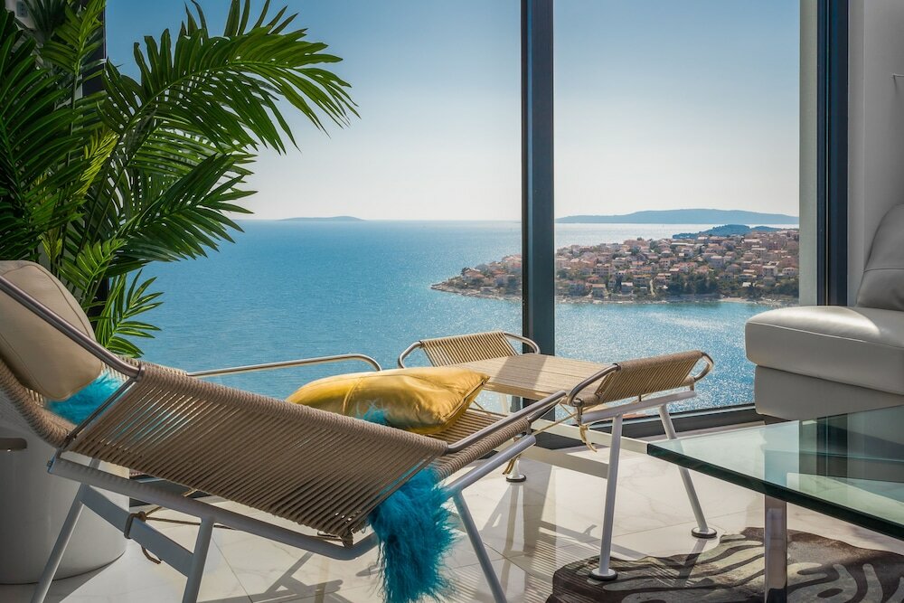 Фото Luxury Villa Riva with Infinity Pool