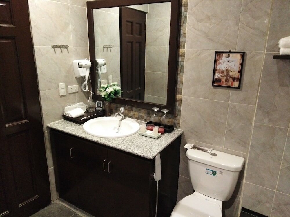Фото Venezia Suites Hotel