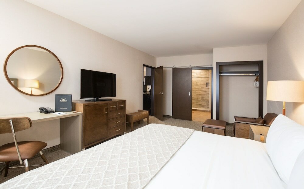 Фото Pomeroy Inn & Suites Prince George