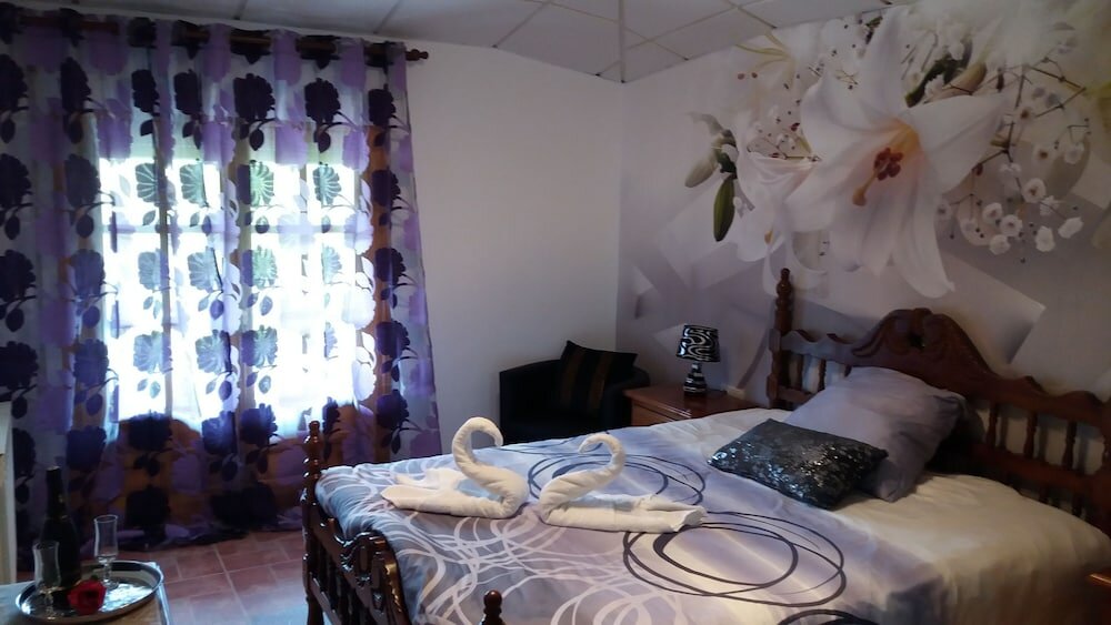 Фото Hostal Rural Valverde