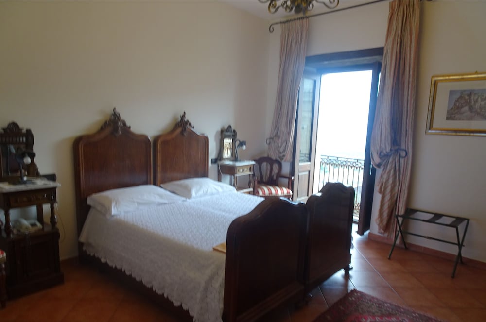 Фото Castello di Altomonte