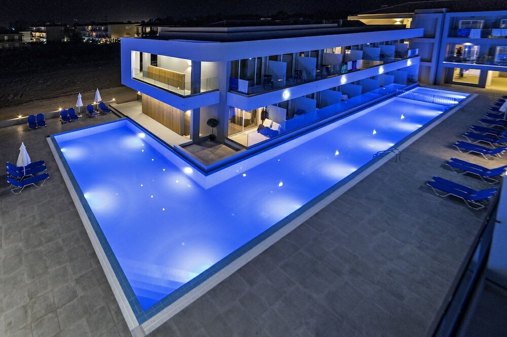 Фото White Olive Premium Laganas