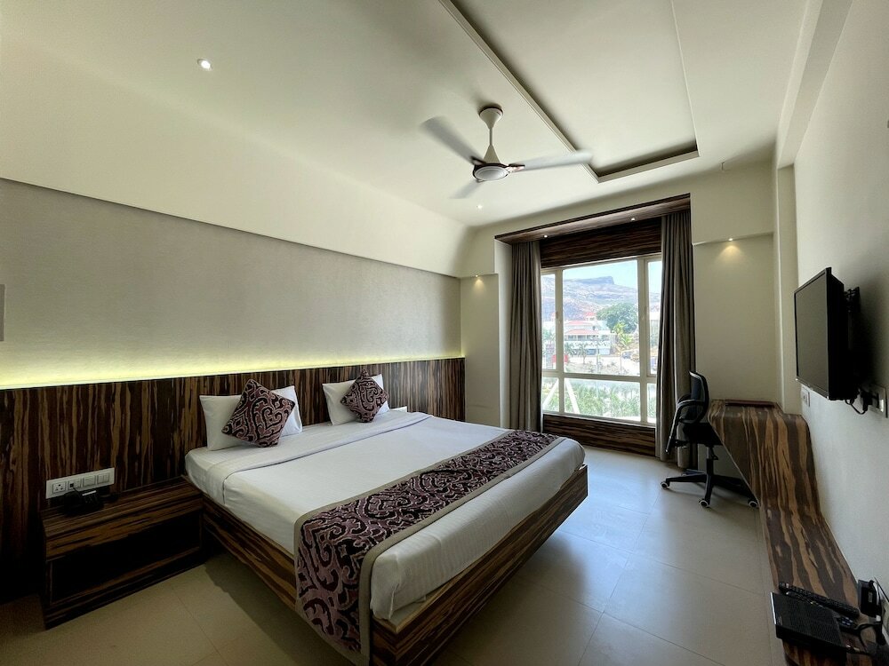 Фото Hotel Grand Parivaar