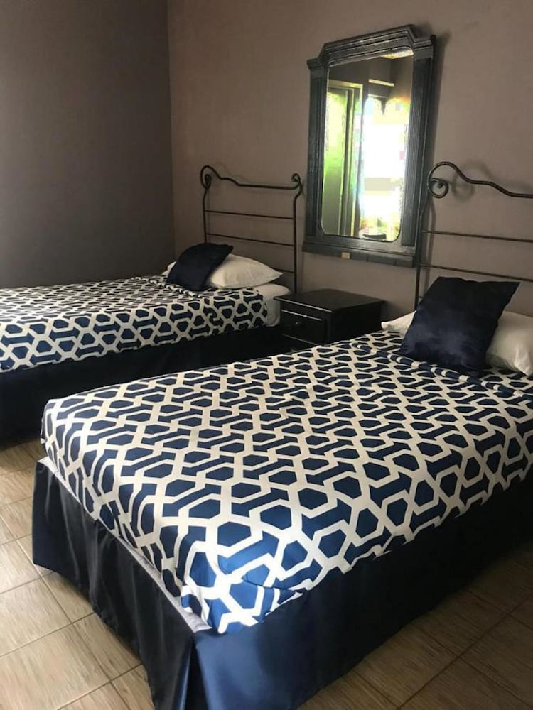 Фото Casa Zapopan Hotel