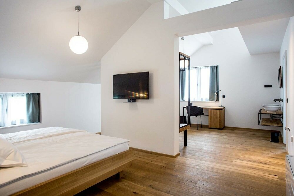 Фото Vault Hotel