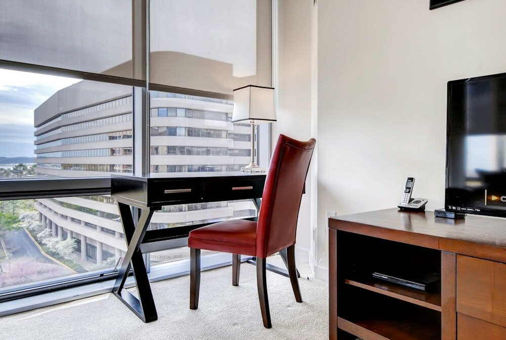 Фото Bluebird Suites near National Airport