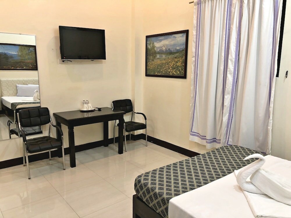 Фото Knights Ko Suites