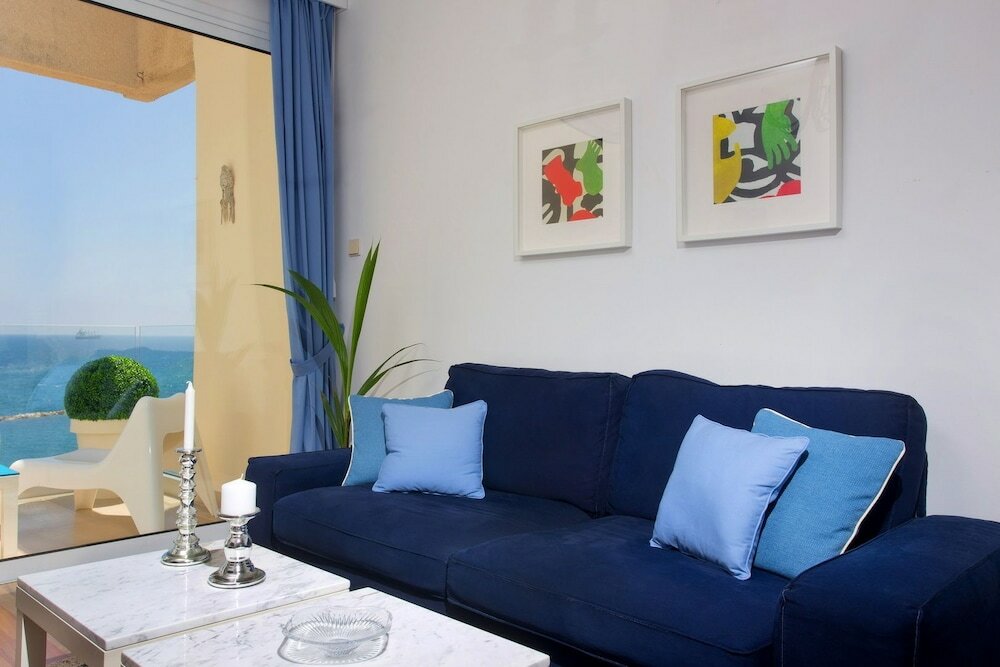 Фото Seaside Luxury Beach Apartment