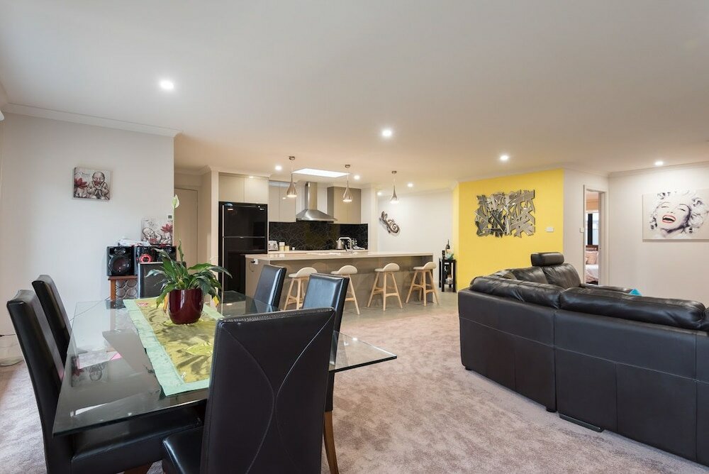 Фото Euphoria House