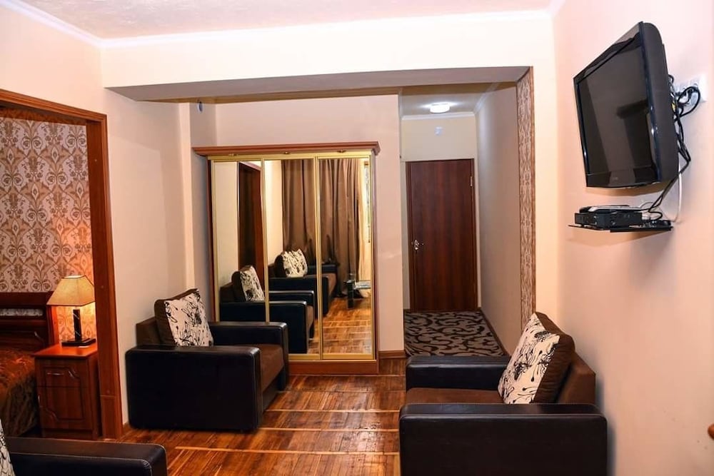 Фото Sanahin Bridge Hotel