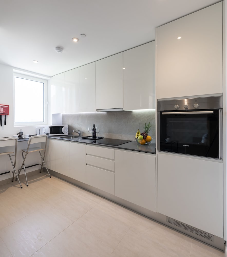 Фото Bentley Holiday Apartments - West One