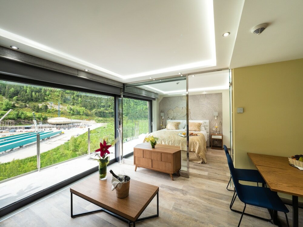 Фото Aparthotel Esquirol