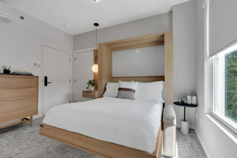 Фото The St Laurent Social Club & Guest Rooms