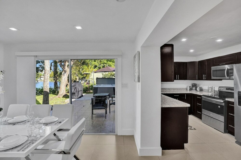 Фото Waterfront Newly Renovated 4 Br Home