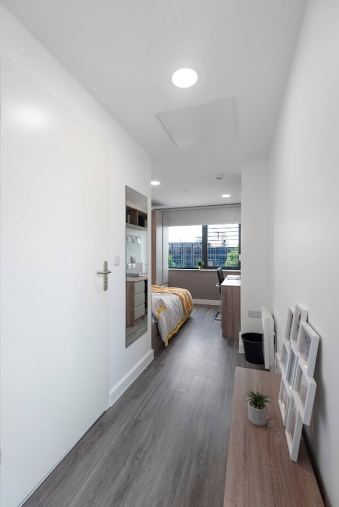 Фото Ensuite Rooms and Studios in Portsmouth