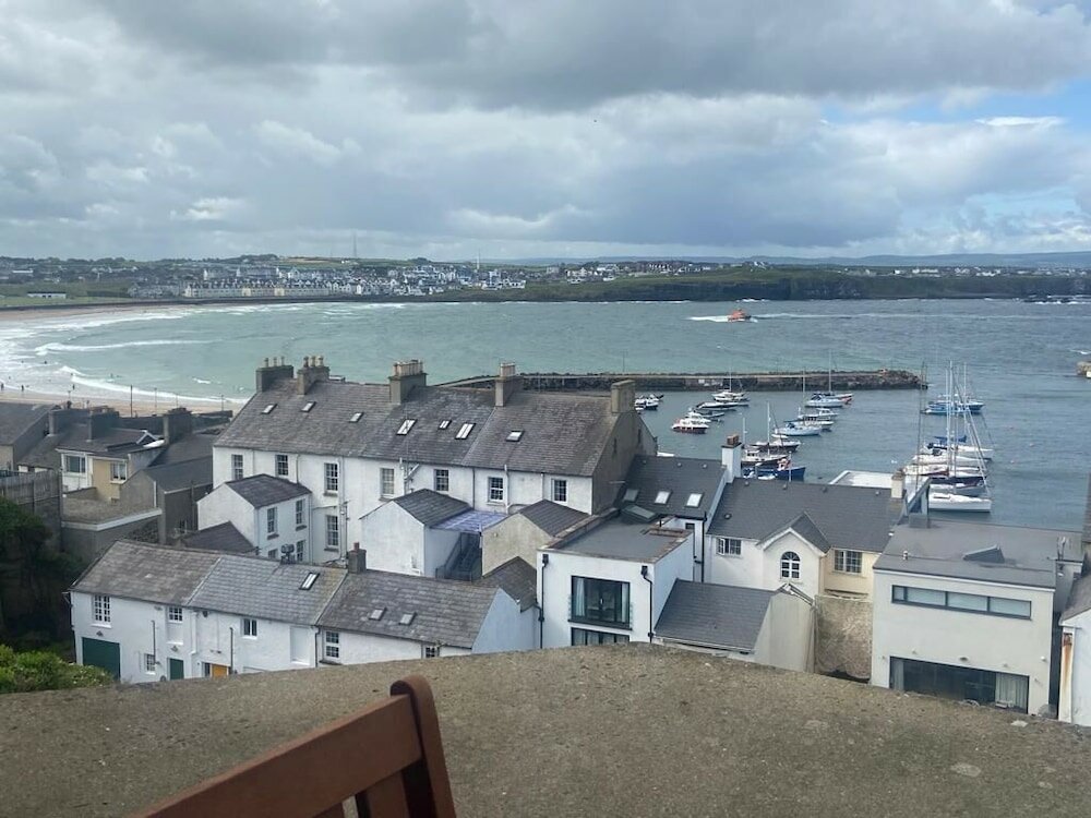 Фото Portrush Penthouse Stunning Harbour & Atlantic Views