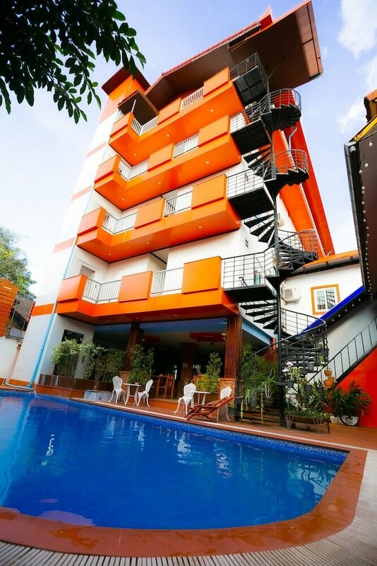 Гостиница Champion Hotel & Pub в Вьентьяне