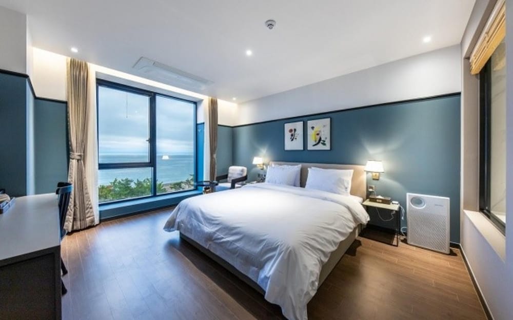 Фото Jeongja Beach Brown Dot