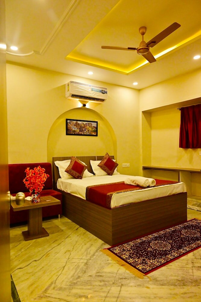 Фото Bluebells Varanasi