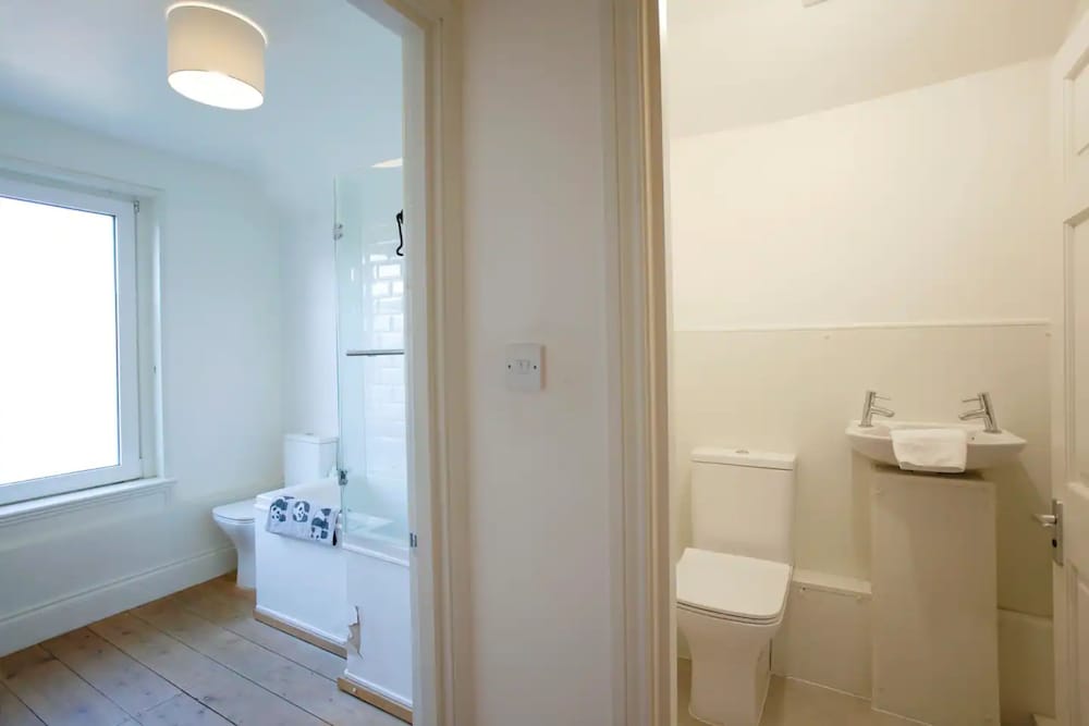 Фото Homely 3 Bedroom House in Bath