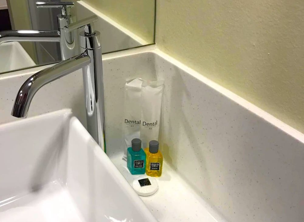 Фото L Hotel @ 51 Desker