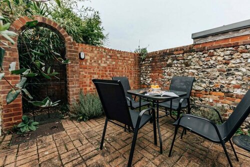 Гостиница Honeysuckle Terrace in Henley-on-thames