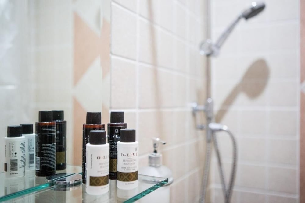 Фото Artemis Hotel