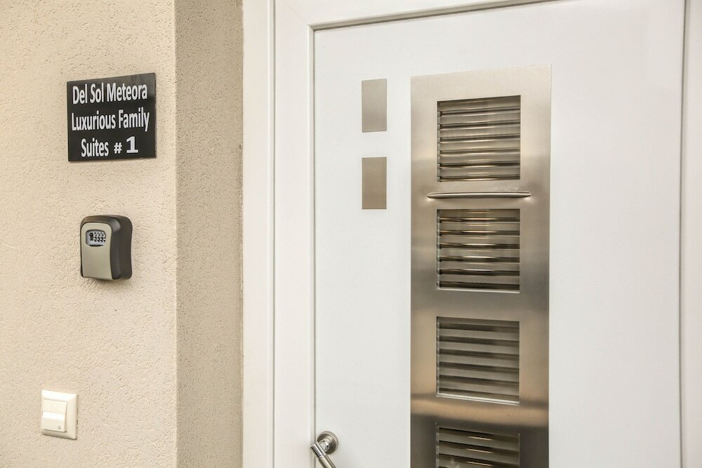 Фото Del Sol Meteora Luxurious Family Suites1